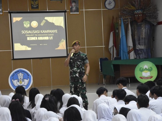 Resimen Arhanud 1/Falatehan Melaksanakan Kegiatan ARMY GO TO SCHOOL