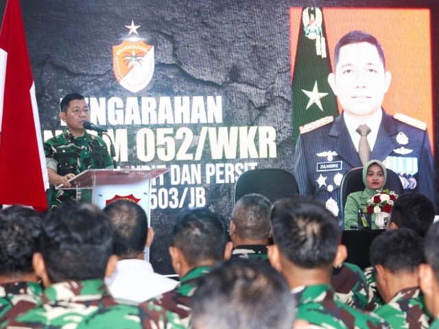 Kunjungan Kerja Danrem 052/Wkr ke Kodim 0503/JB : Perkuat Sinergi dan Moral Prajurit