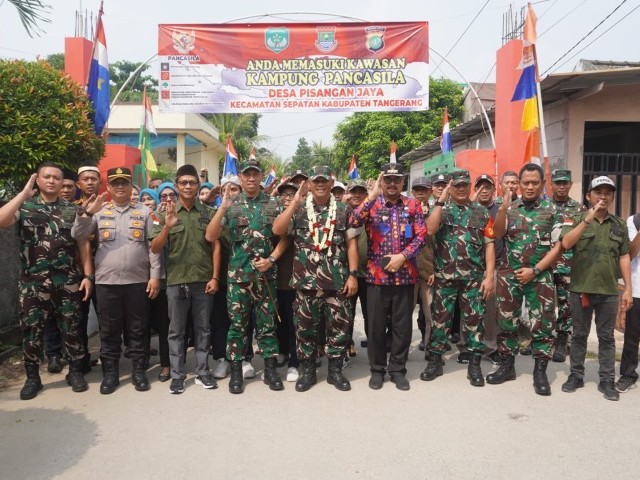 Dandim 0510/Trs Antar Waaster Kasdam Jaya Penilaian Kampung Pancasila