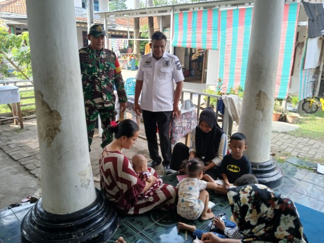 Dukung Program Kesehatan Pemerintah, Babinsa Dampingi Posyandu