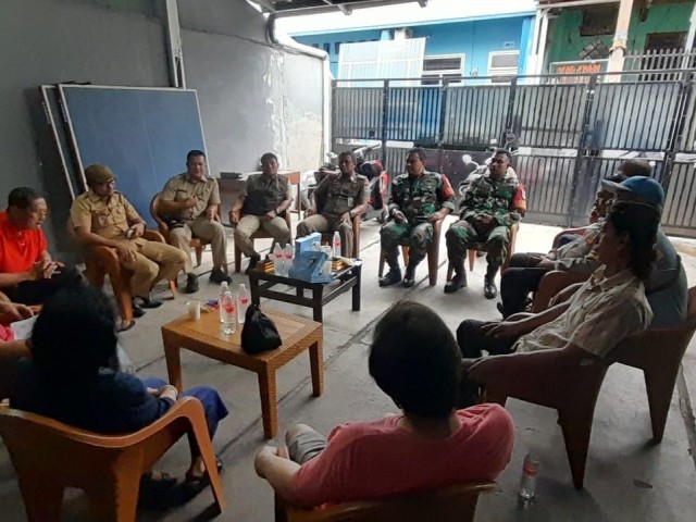 Babinsa Koramil 03/Senen Bersama Staf Kelurahan Bungur Bahas Patroli Guna Jaga Kondusifitas Wilayah