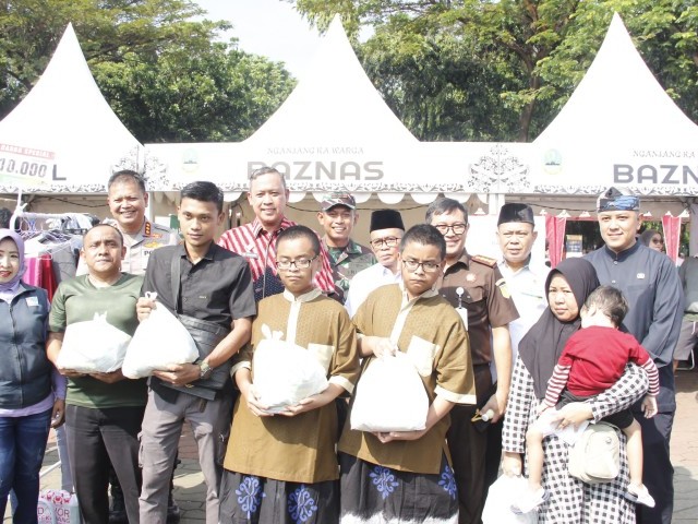 Kodim 0507/Bekasi Bersama Pemprov Jabar dan Pemkot Gelar Gebyar Baksos & Pelayanan Publik di Alun-Alun Kota Bekasi