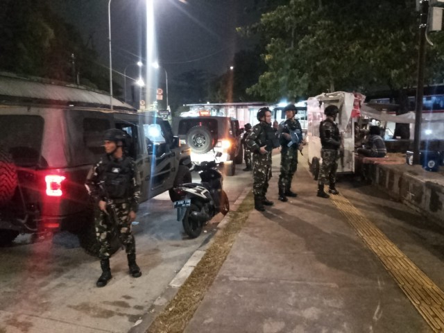 Ciptakan Kondusifitas Wilayah, Koramil 03/Pasar Rebo, Ciracas Giat Rutin Patroli Malam