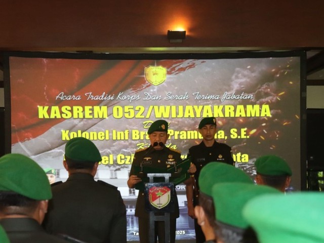 Kolonel Czi Chandra Adibrata Resmi Jabat Kasrem 052/Wkr