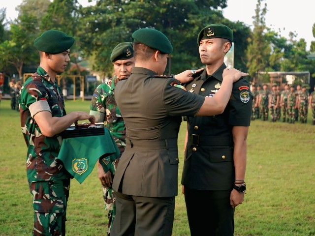Danyonif 202/Tajimalela Pimpin Upacara Pelepasan Pindah Satuan dan Serah Terima Jabatan Komandan Kompi