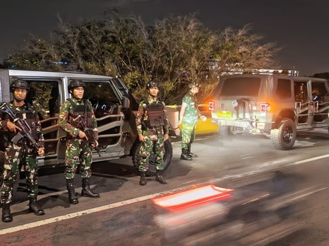 Patroli Guantibmas Koramil 03/Pasar Rebo, Ciracas, Ciptakan Wilayah Kondusif
