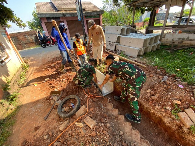 Satgas TMMD ke-125 Kodim 0507/Bekasi Genjot Pembangunan 10 Titik Drainase di Mustikasari