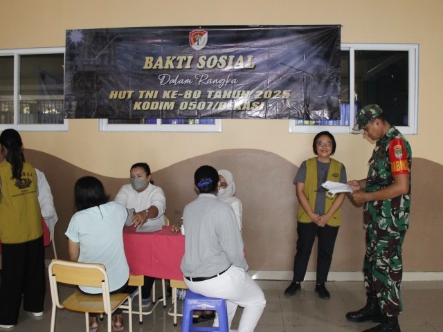 Sinergi TNI dan Buddha Tzu Chi, Kodim 0507/Bekasi Gelar Bakti Sosial Kesehatan Bagi Ratusan Warga