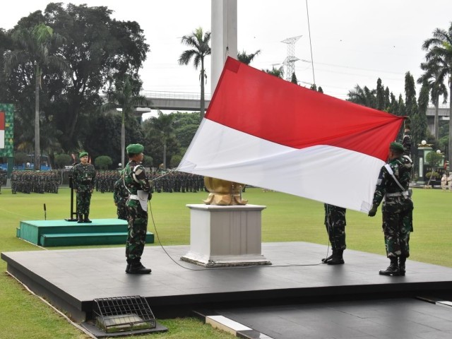 Kodam Jaya Laksanakan Upacara Bendera Mingguan
