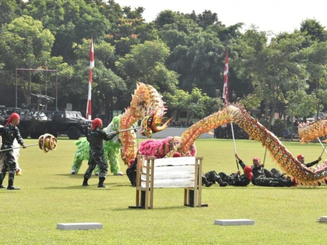 Demontrasi Ketangkasan Prajurit Meriahkan Acara Serah Terima Jabatan Pejabat Kodam Jaya