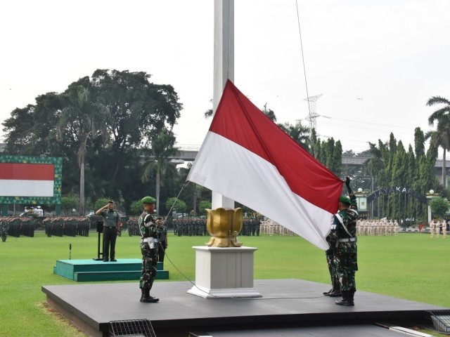 Kodam Jaya Laksanakan Upacara Bendera Mingguan