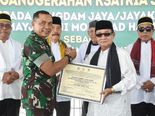 Penganugerahan Ksatria Santri kepada Pangdam Jaya/Jayakarta