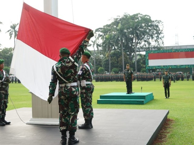 Kahubdam Jaya pimpin Upacara Bendera