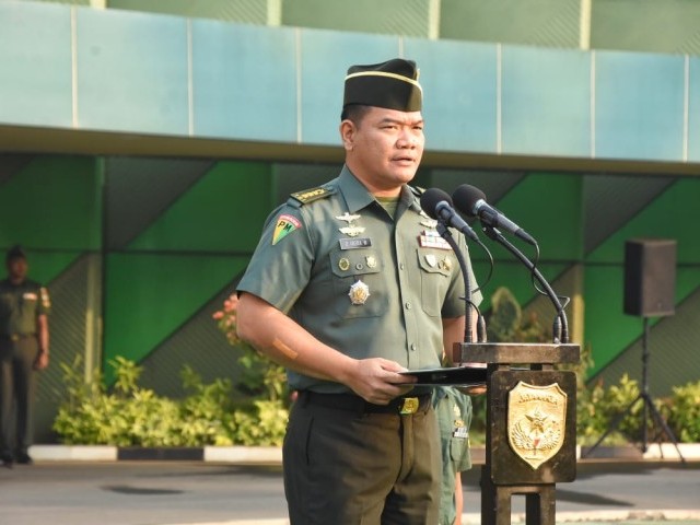 Pimpin Upacara Bendera, Kapendam Jaya Sebagai Inspektur Upacara