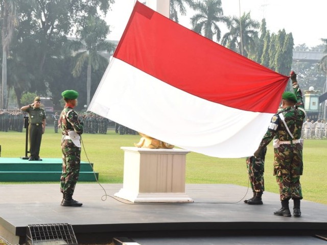 Kakumdam Jaya Pimpin Upacara Bendera