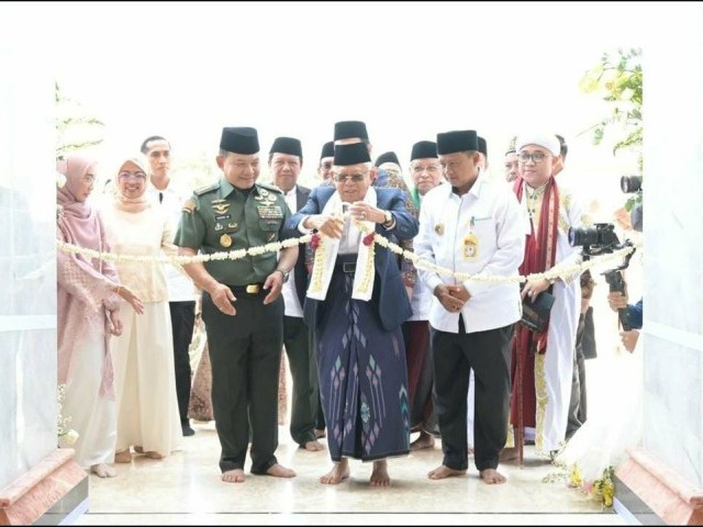 Kasdam Jaya Hadiri Peresmian Masjid Syarif Abdurachman di Cirebon