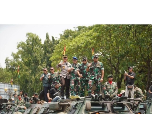 Kurang Lebih 4.630 Prajurit Laksanakan Gladi Bersih Upacara Parade dan Defile HUT ke-78 TNI