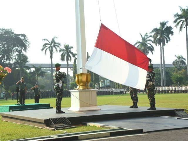 Upacara Bendera Melatih Disiplin Sebagai Generasi Yang Mencintai Bangsa