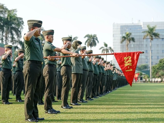 Pimpin Upacara Pengibaran Bendera, Kakumdam Jaya Sebagai Inspektur Upacara