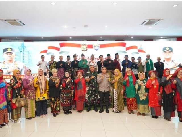 Jalin Silaturahmi Bersama Forkompinda dan Tokoh Masyarakat, Pangdam Jaya dan Kapolda Metro Jaya Merajut Kebersamaan
