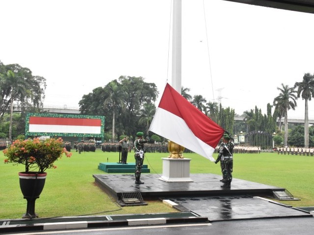 Kodam Jaya Laksanakan Upacara Bendera Mingguan