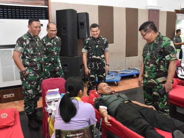 Donor Darah Sambut HUT Ke-74 Kodam Jaya