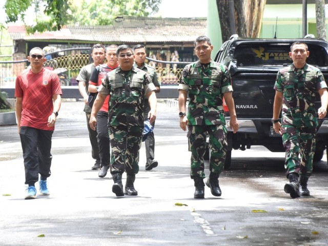 Tinjau Resimen Arhanud 1/F dan Yonarhanud 10/ABC, Kasdam Jaya Minta Jaga Netralitas TNI