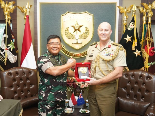Jaga Hubungan Bilateral, Kasdam Jaya Menerima Kunjungan Atase Darat Australia