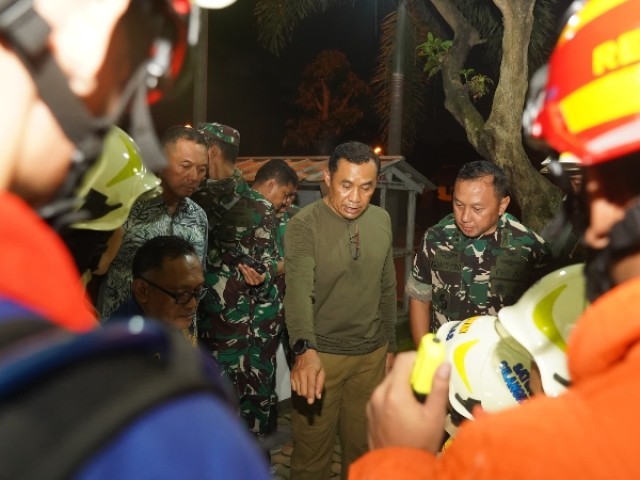 Pangdam Jaya Tinjau Meledaknya Gudang Munisi Daerah (Gudmurah) Paldam Jaya