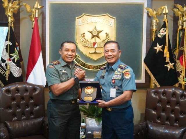 Pangdam Jaya Menerima Kunjungan Silaturahmi Pangkoarmada RI