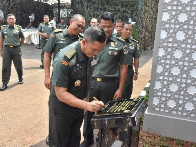 Kapaldam Jaya dampingi Kapuspalad Resmikan Masjid Al - Falah Benglap Jaya/2-1 Manggarai