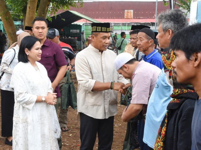 Pangdam Jaya Bagikan Daging Qurban