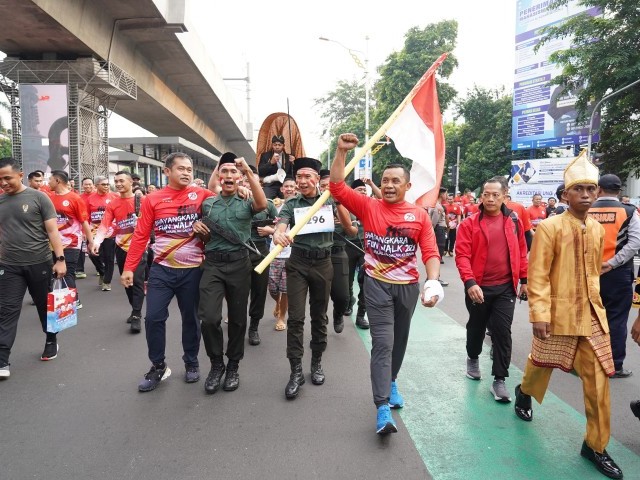 Pangdam Jaya Fun Walk di Mabes Polri