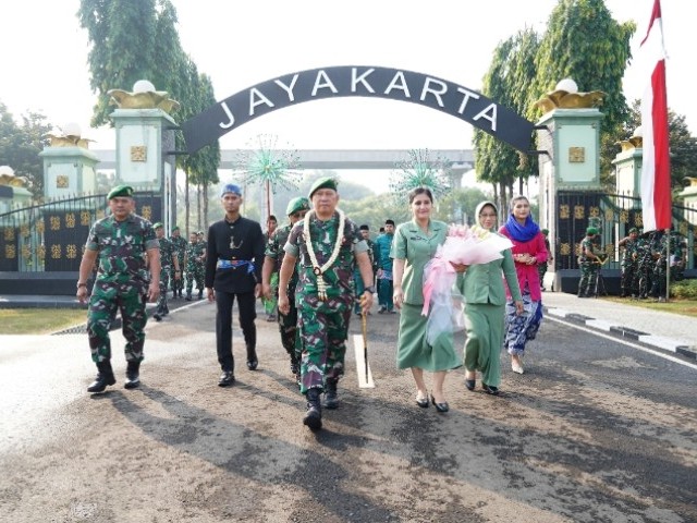 Kodam Jaya Gelar Tradisi Penerimaan dan Pengantaran Pejabat Pangdam Jaya