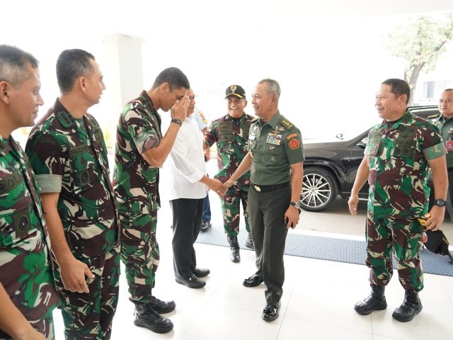 Kasum TNI Meninjau Kesiapan Pengamanan di Posko Kodam Jaya Gor Basket Hall GBK