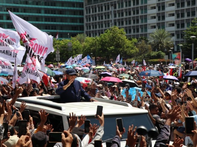 Jakarta Lautan Manusia Sambut Pemimpinan Baru Indonesia