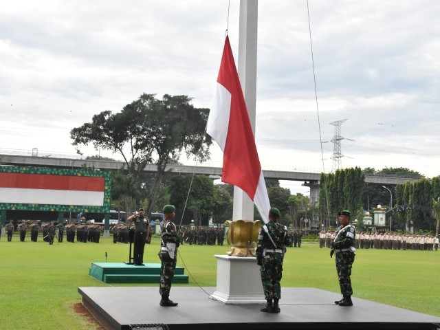 Tingkatkan Disiplin dan Semangat Nasionalisme, Kodam Jaya Gelar Upacara Bendera Mingguan