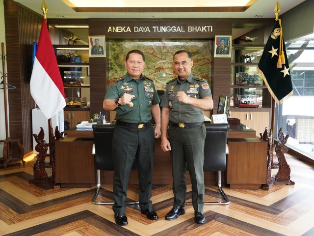 Pangdam Jaya Sambut Kunjungan Kerja Dirkumad, Perkuat Sinergi Bidang Hukum