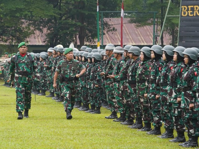 Upacara Pembukaan Diklatsarmil Komcad PNS dan PPPK TNI AD TA 2025