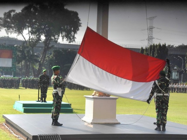 Penuh Khidmat Prajurit dan PNS Kodam Jaya Laksanakan Upacara Minggu Pertama di Bulan Suci Ramadhan