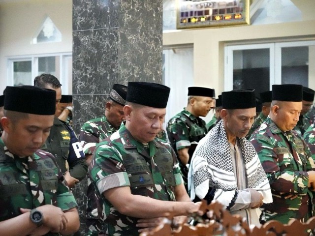 Pangdam Jaya Gelar Shalat Tarawih Bersama Prajurit di Kodim 0504/Jakarta Selatan