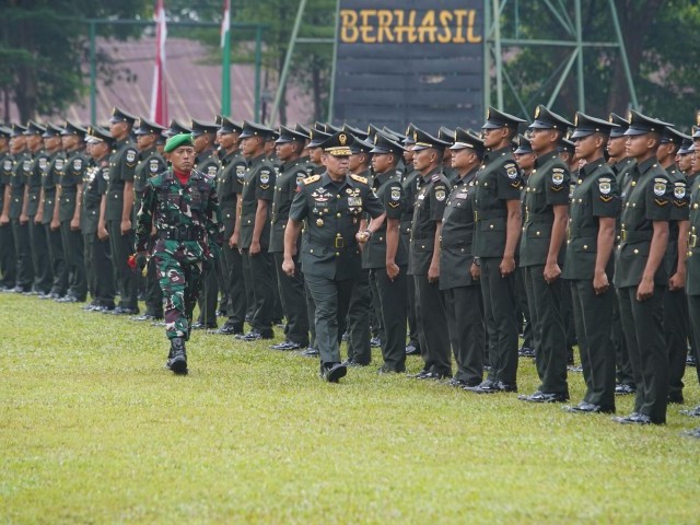 Pangdam Jaya Pimpin Upacara Penutupan Pendidikan Pertama Bintara TNI AD Gelombang II TA 2024