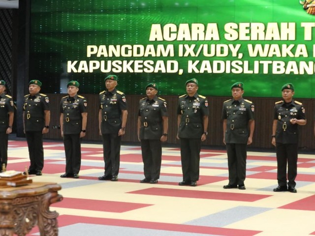 Kepala Staf Angkatan Darat Pimpin Sertijab 5 Jabatan Strategis TNI AD
