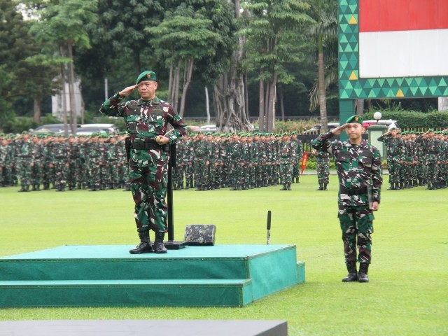 Semangat Senin, Kodam Jaya Laksanakan Upacara Bendera