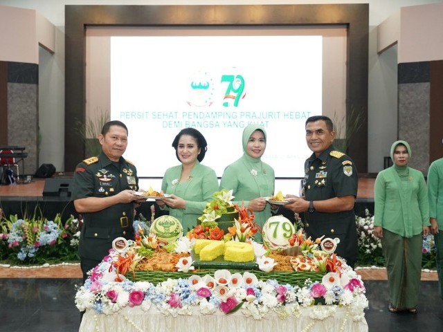 Pangdam Jaya Apresiasi Kiprah Persit KCK Dalam Syukuran HUT Ke-79 di Makodam Jaya