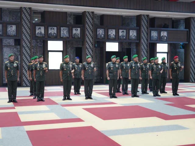 Pangdam Jaya Hadiri Sertijab Koorsahli Kasad di Mabesad