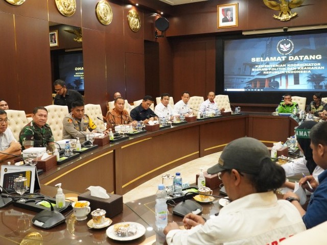 Pangdam Jaya Bersama Kapolda Metro Jaya Hadir Jembatani Mediasi Aksi Unjuk Rasa di Monas