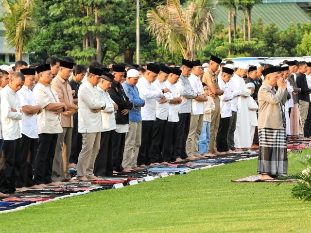 Kodam Jaya Gelar Sholat Idul Adha 1446 H dan Salurkan Hewan Kurban ke Masyarakat