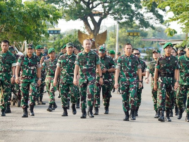 Pangdam Jaya Kunjungi Markas Yonif TP 843/PYV, Berikan Arahan dan Motivasi kepada Prajurit