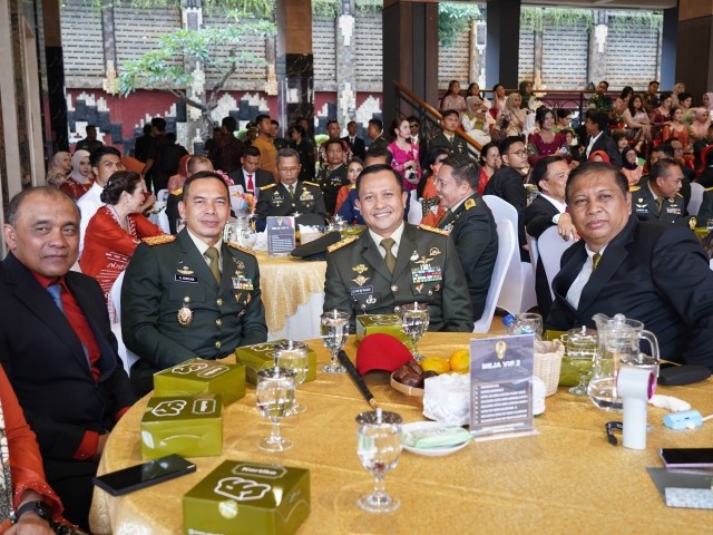 Pangdam Jaya Hadiri Acara Tradisi Penerimaan Perwira Remaja Abituren Akmil TA. 2025